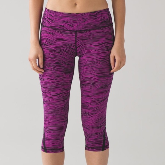 Lululemon On Track Crop Life Lines Polar Pink Black - Picture 4 of 13